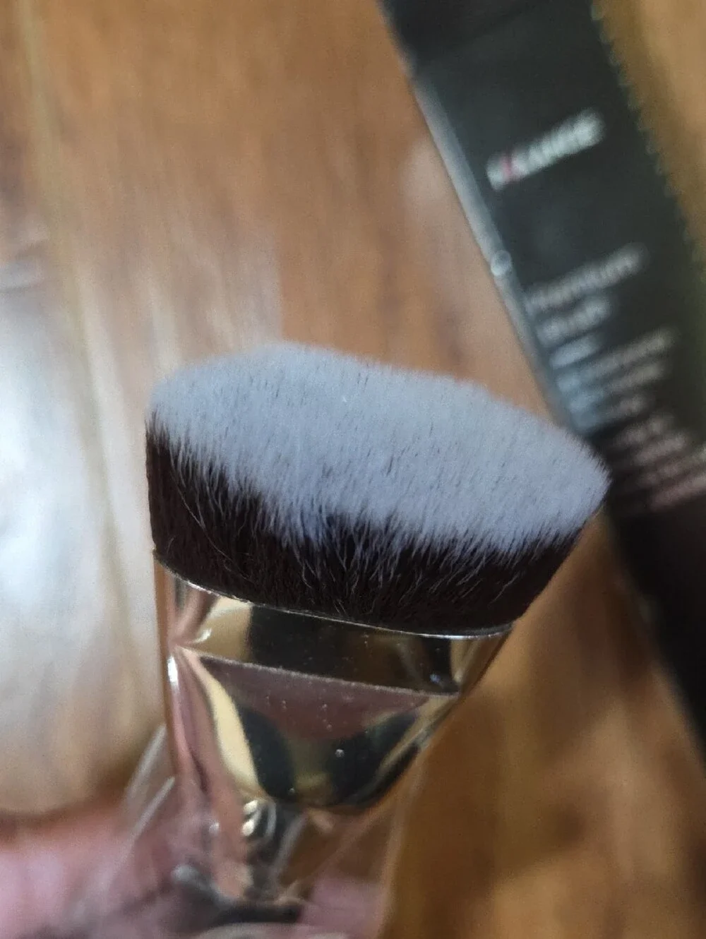 MAANGE Premium Beauty Brush - Black & Silver